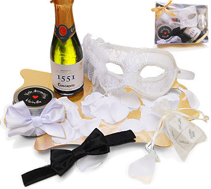 INEDIT - EROTIC KIT WHITE VENETIAN MASK